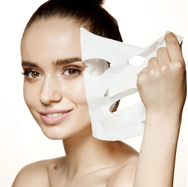 Medipledge Collagen Moisturizing Mask Use 2